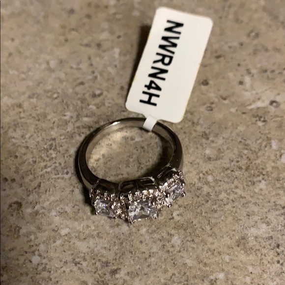 Charmed Aroma Ring - Picture 3 of 4